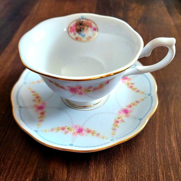 2007 Avon Honor Society Teacup and Saucer - Picture 1 of 5